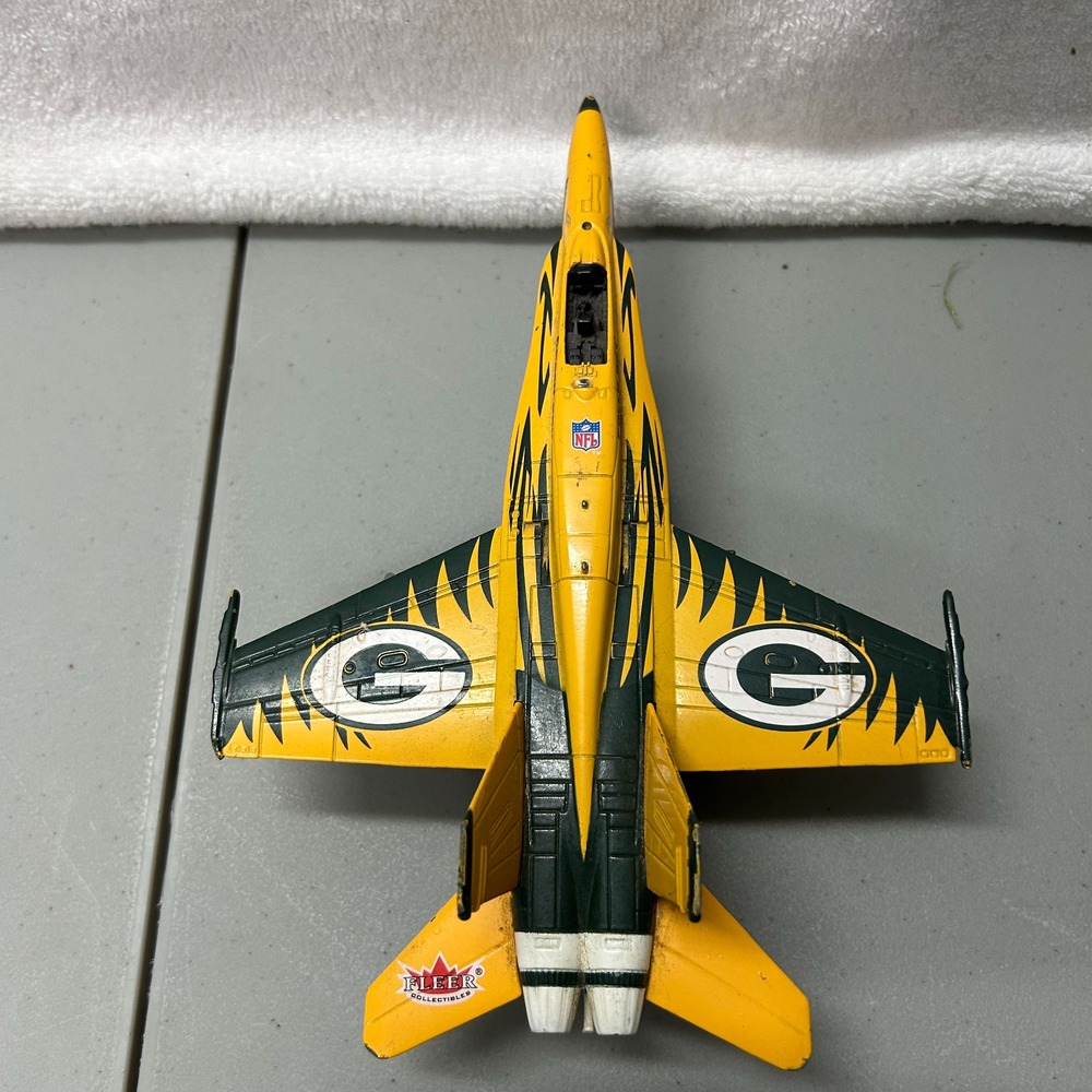 Fleer Greenbay Packers 1:72 F/A 18 Hornet of 1086 Limited Edition Fighter Jet